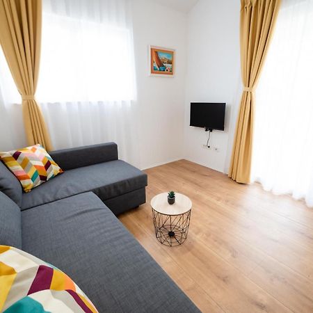 Apartments Piskulic Brodarica  Extérieur photo